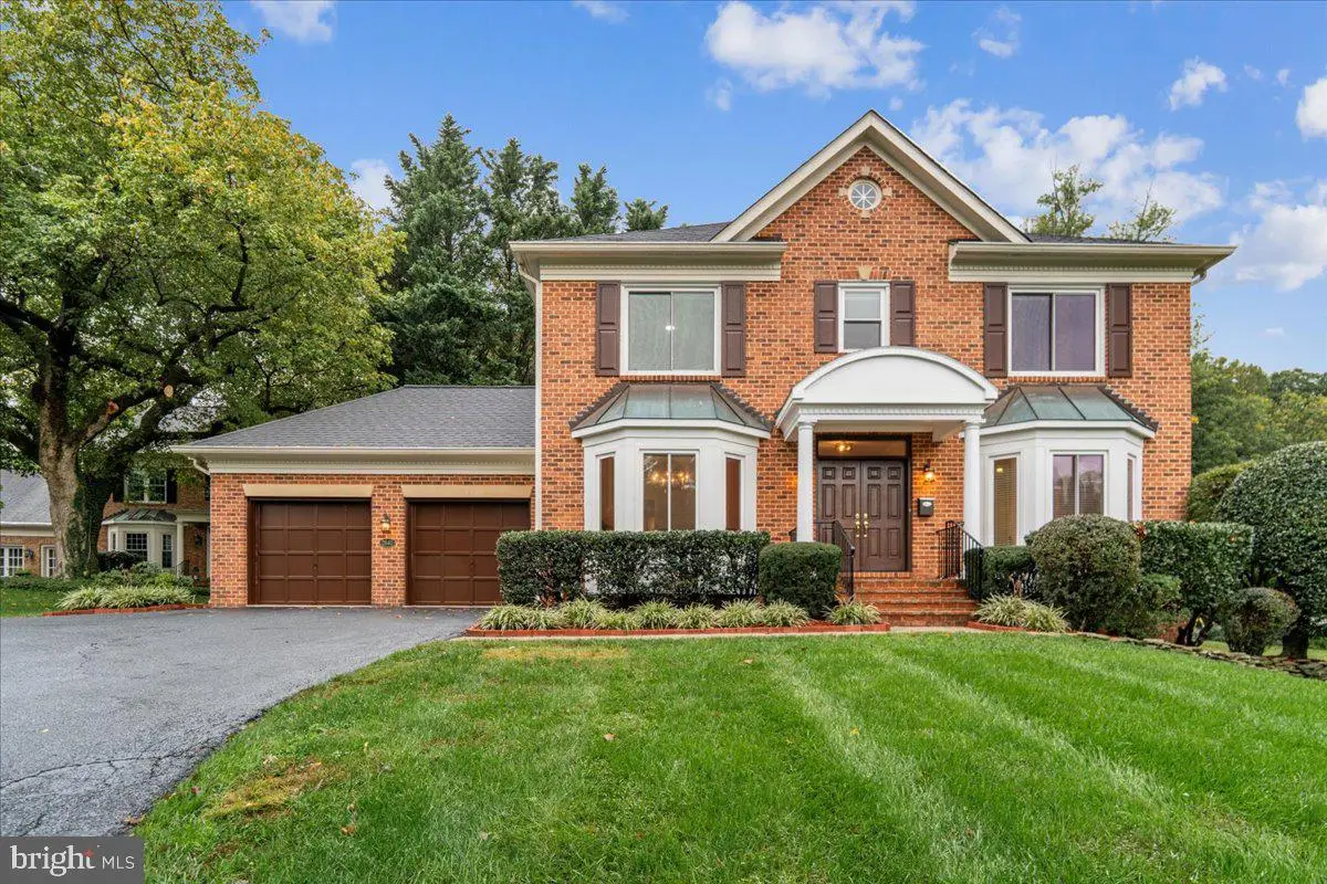 2640 Military Rd N, Arlington, VA 22207 - #1