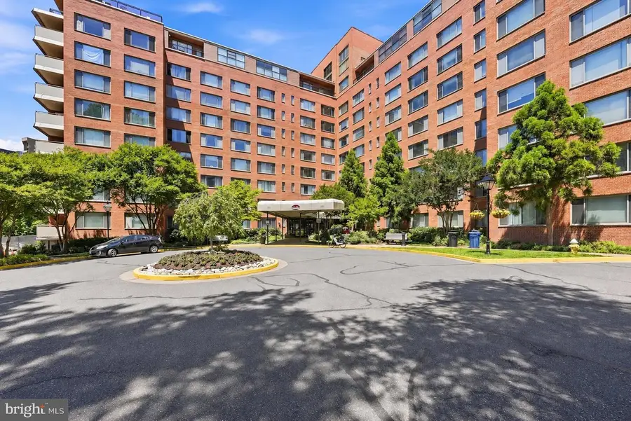 1111 Arlington Blvd #427, Arlington, VA 22209 - #2