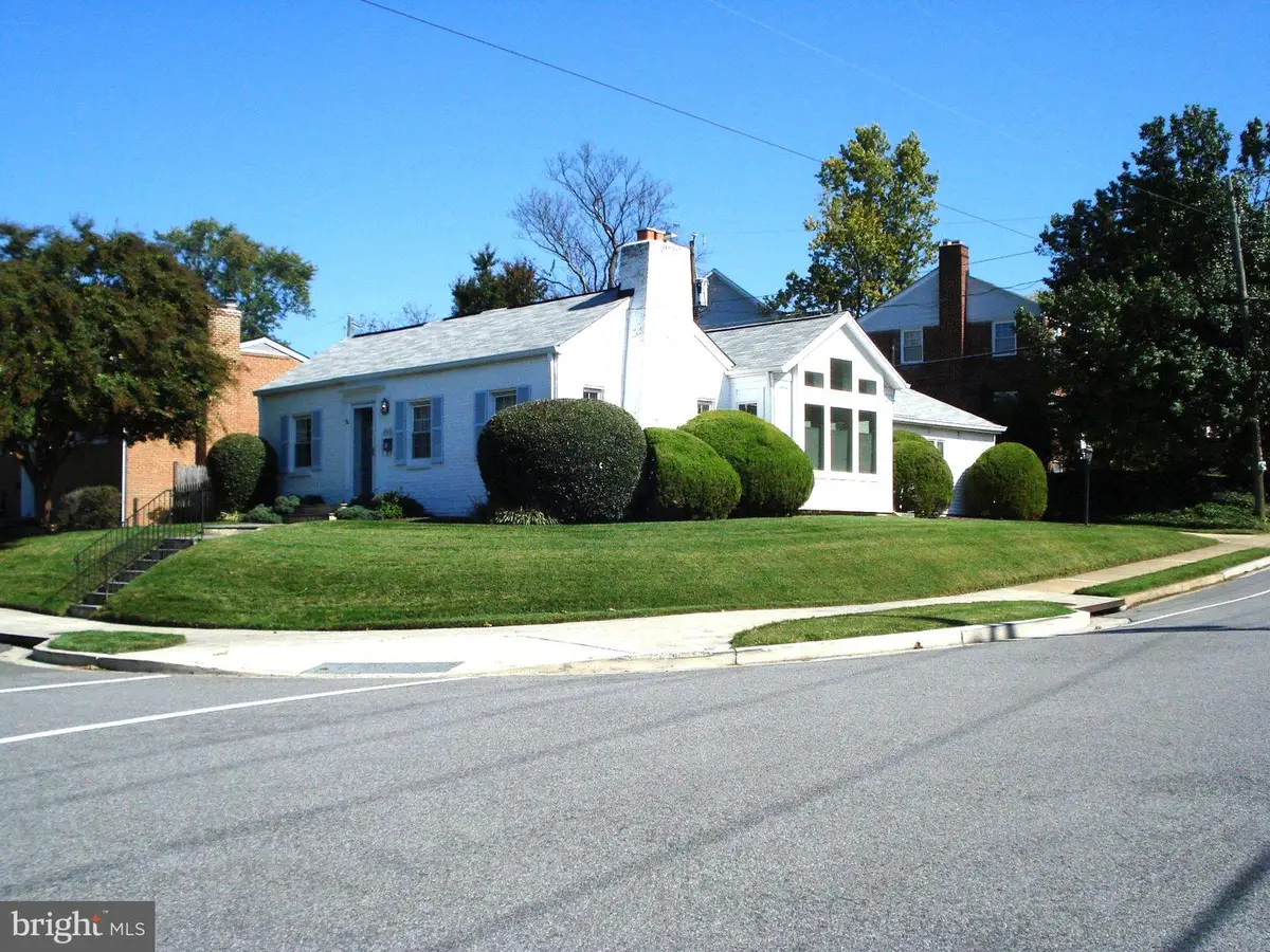 2601 N Roosevelt St, Arlington, VA 22207 - #1