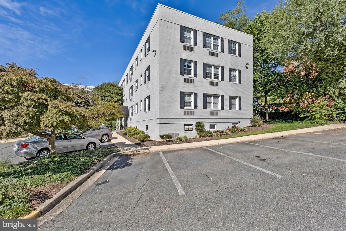 2030 N Vermont St #303, Arlington, VA 22207 - #1