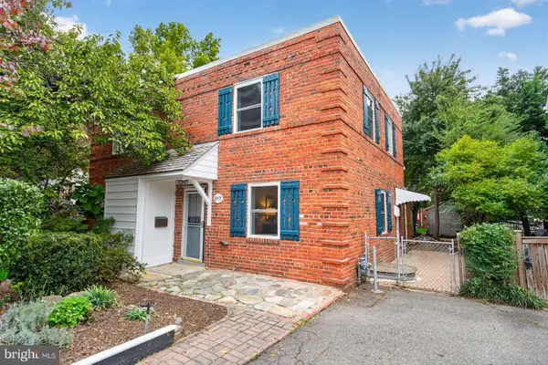 817 S Irving St, ARLINGTON, VA 22204