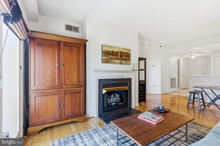 1050 N Taylor St #1-606, Arlington, VA 22201 - #3