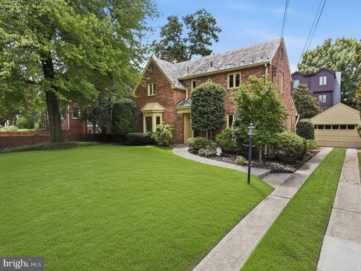 2620 Fort Scott Dr, Arlington, VA 22202 - #1