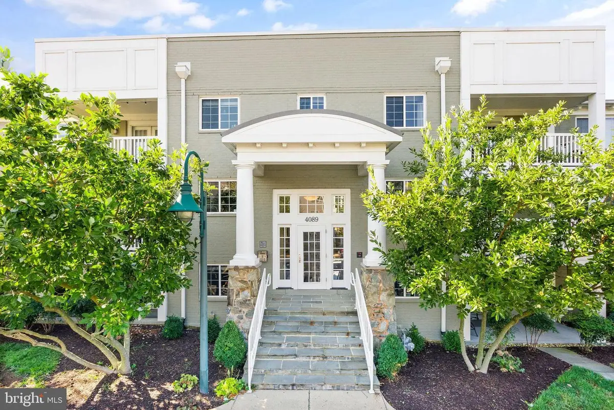 4089 S Four Mile Run Dr #201, Arlington, VA 22204 - #1
