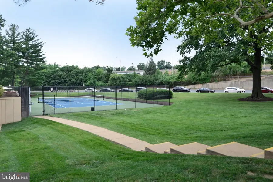 1300 Army Navy Dr #823, Arlington, VA 22202 - #3