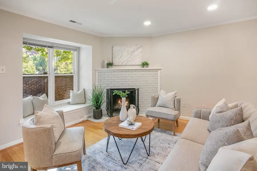 1114 N Taylor St #a, Arlington, VA 22201 - #2