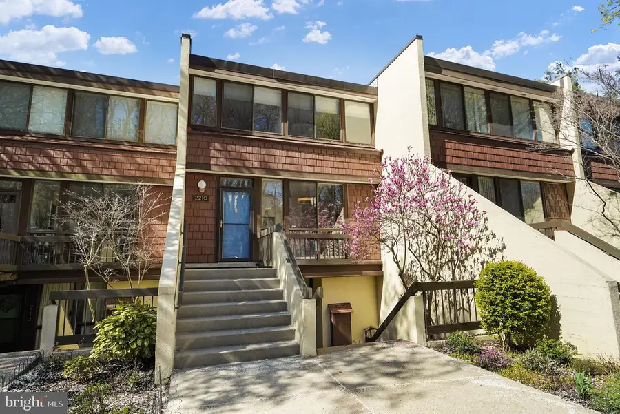 2210 S Quincy St #2, Arlington, VA 22204 - #2