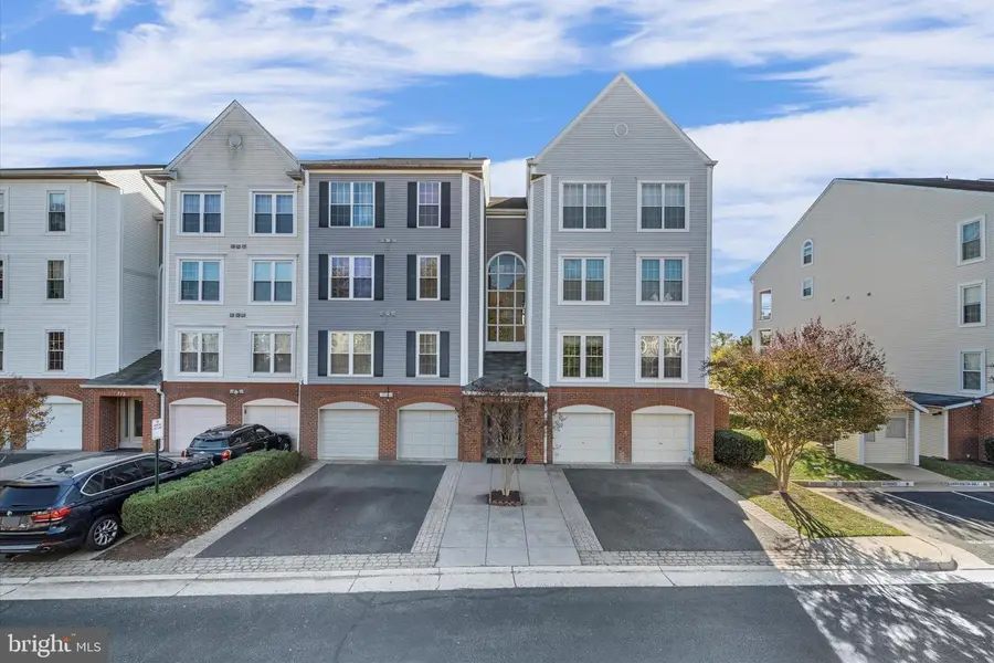 275 S Pickett St #102, Alexandria, VA 22304 - Image #2