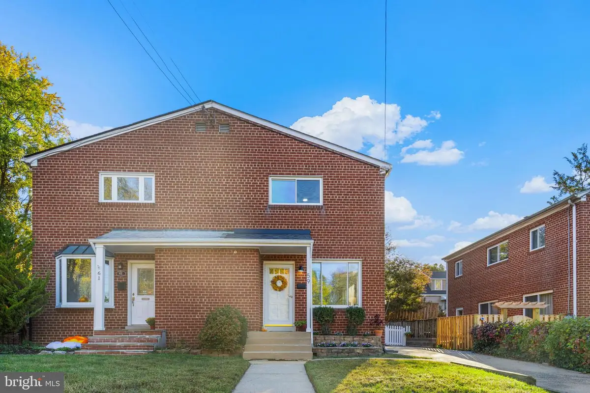 59 E Taylor Run Pkwy, Alexandria, VA 22314 - Image #1