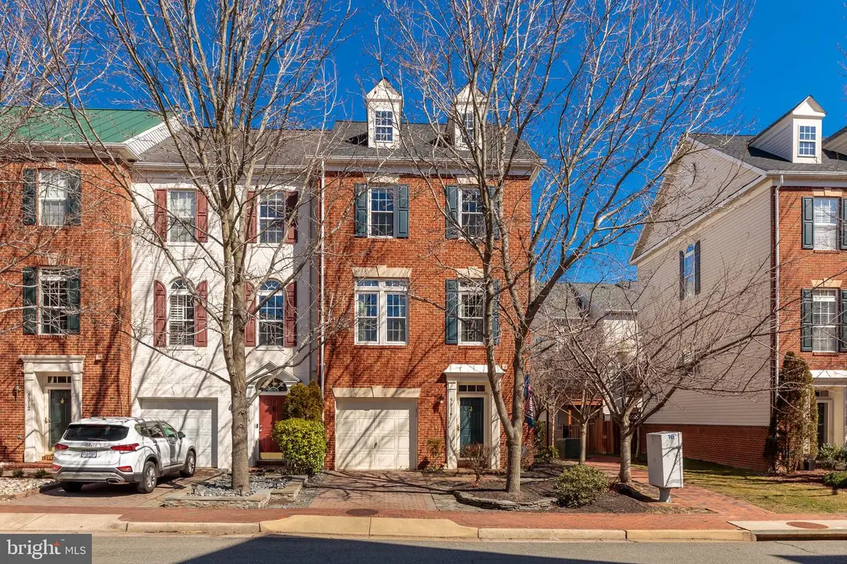 5016 Grimm Dr, Alexandria, VA 22304 - Image #1