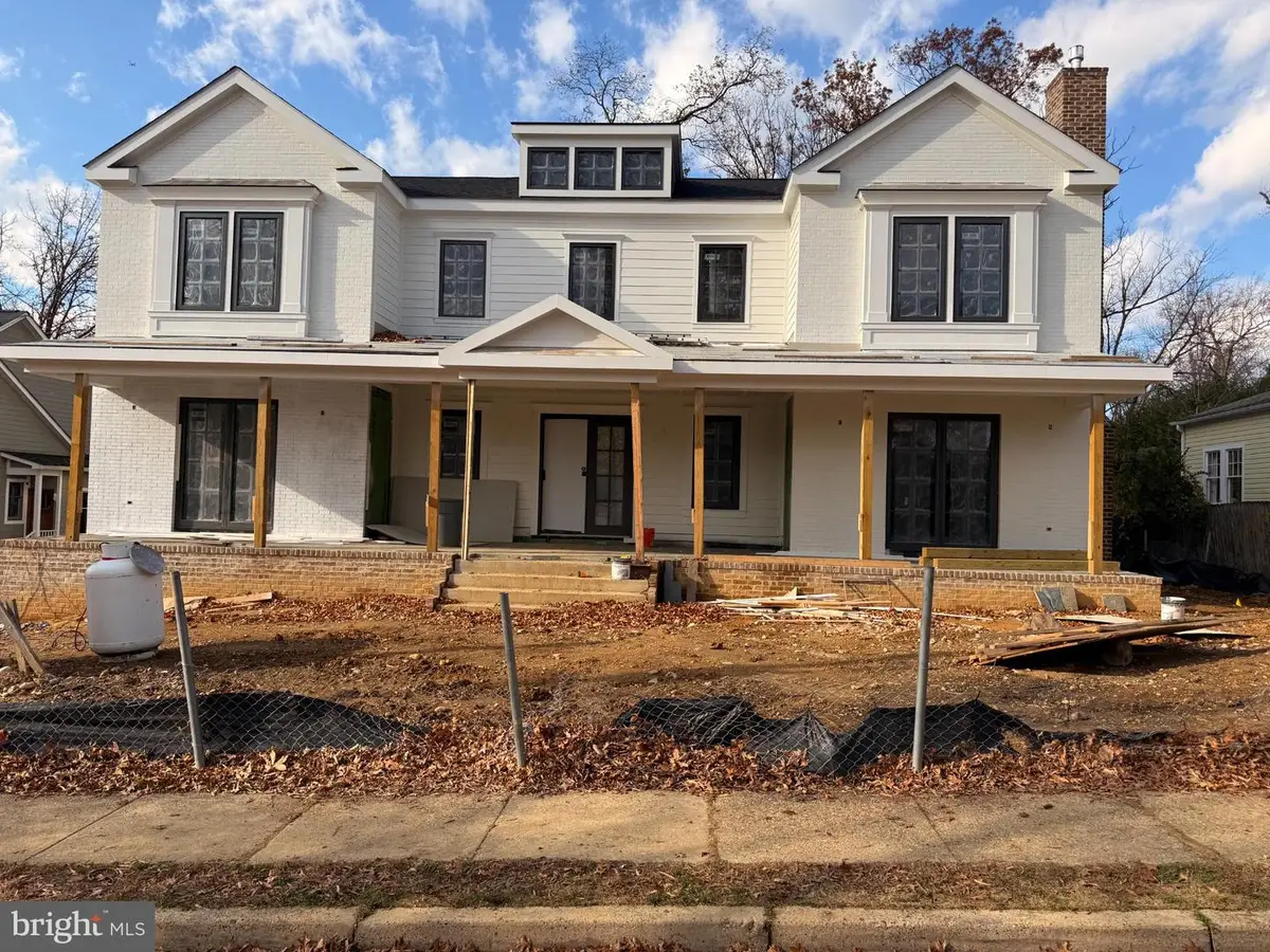 723 Timber Branch Dr, Alexandria, VA 22302 - Image #1