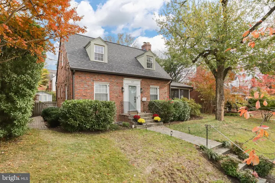 127 Moncure Dr, Alexandria, VA 22314 - Image #2