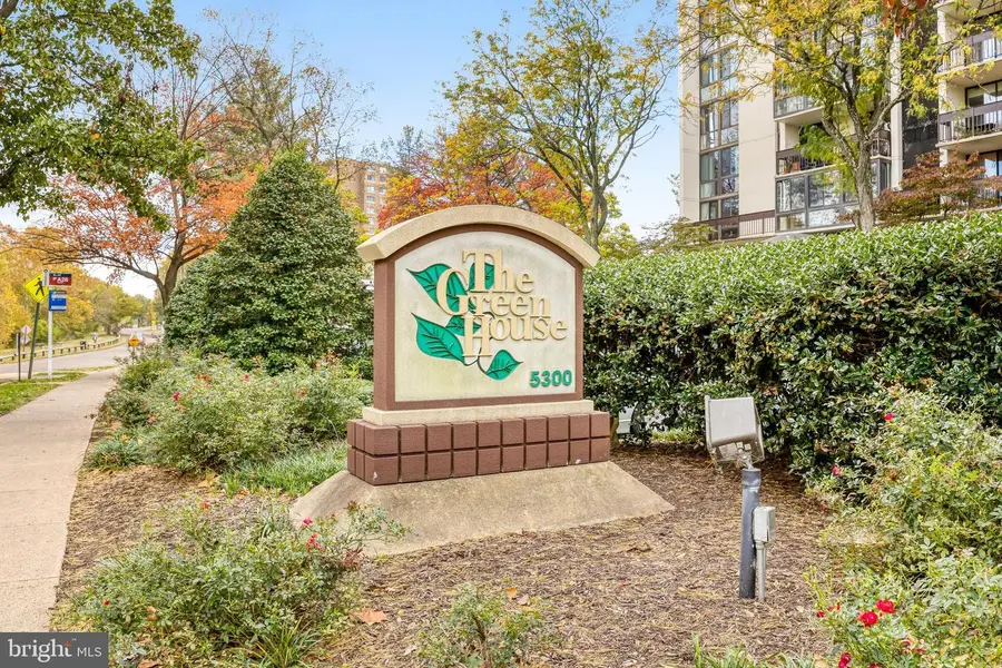 5300 Holmes Run Pkwy #212, Alexandria, VA 22304 - Image #2