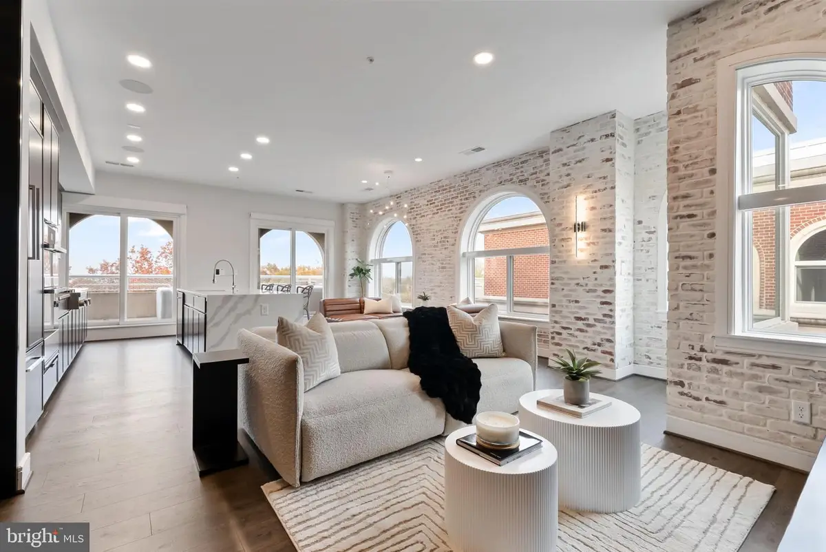 625 Slaters Ln #402, Alexandria, VA 22314 - Image #1