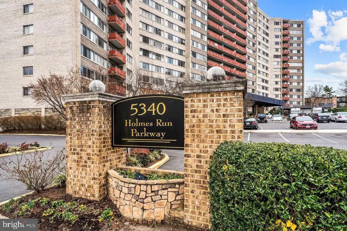5340 Holmes Run Pkwy #1215, Alexandria, VA 22304 - Image #1