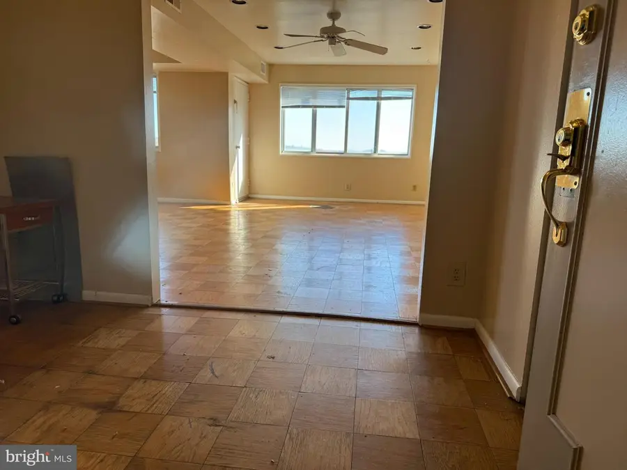 5340 Holmes Run Pkwy #1215, Alexandria, VA 22304 - Image #2