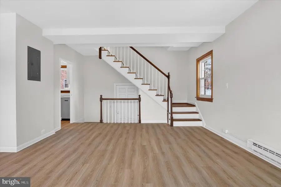 3129 Martha Custis Dr, Alexandria, VA 22302 - #2