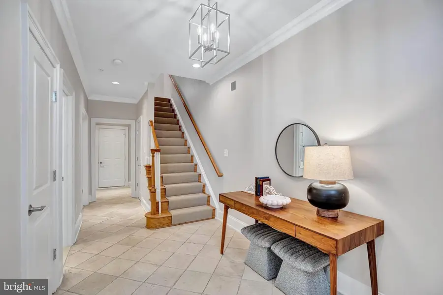 1820 Carpenter Rd, Alexandria, VA 22314 - Image #3