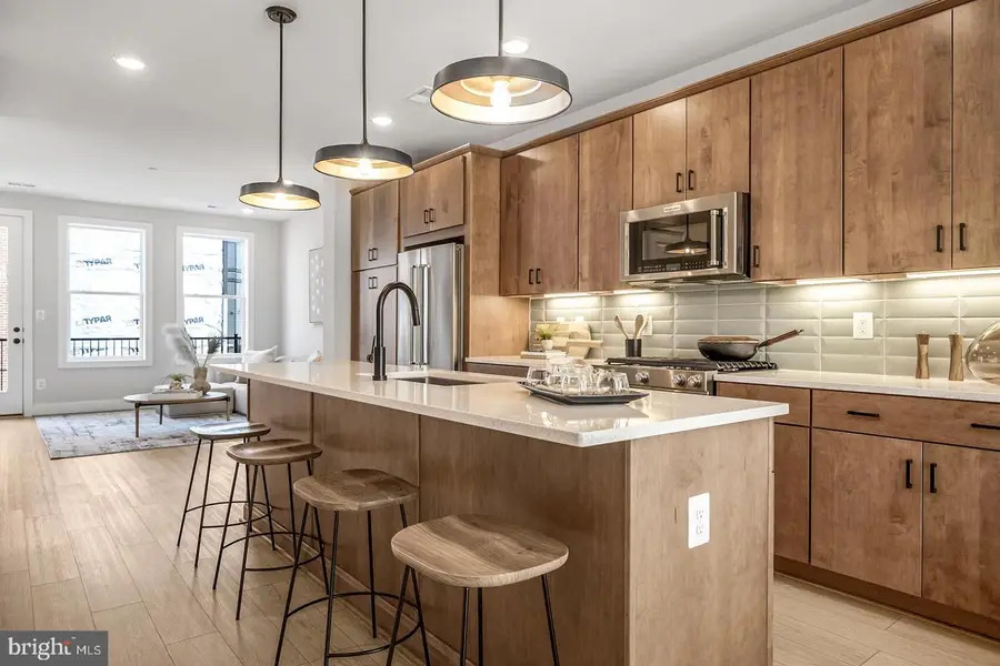 326 Swann Ave, Alexandria, VA 22301 - Image #2