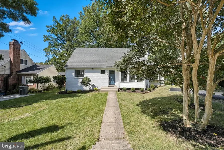 492 N Latham St, Alexandria, VA 22304 - Image #2