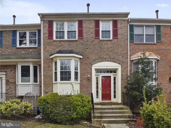 7 Carriage House Cir, ALEXANDRIA, VA 22304