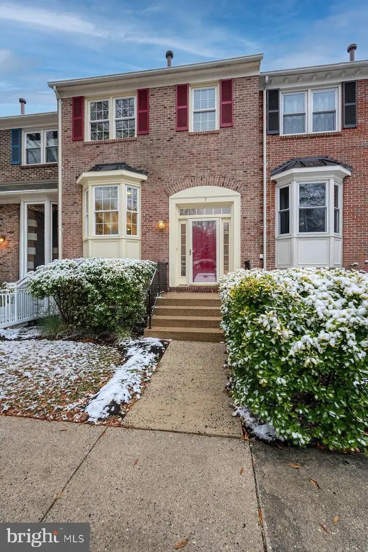 7 Carriage House Cir, Alexandria, VA 22304 - Image #2