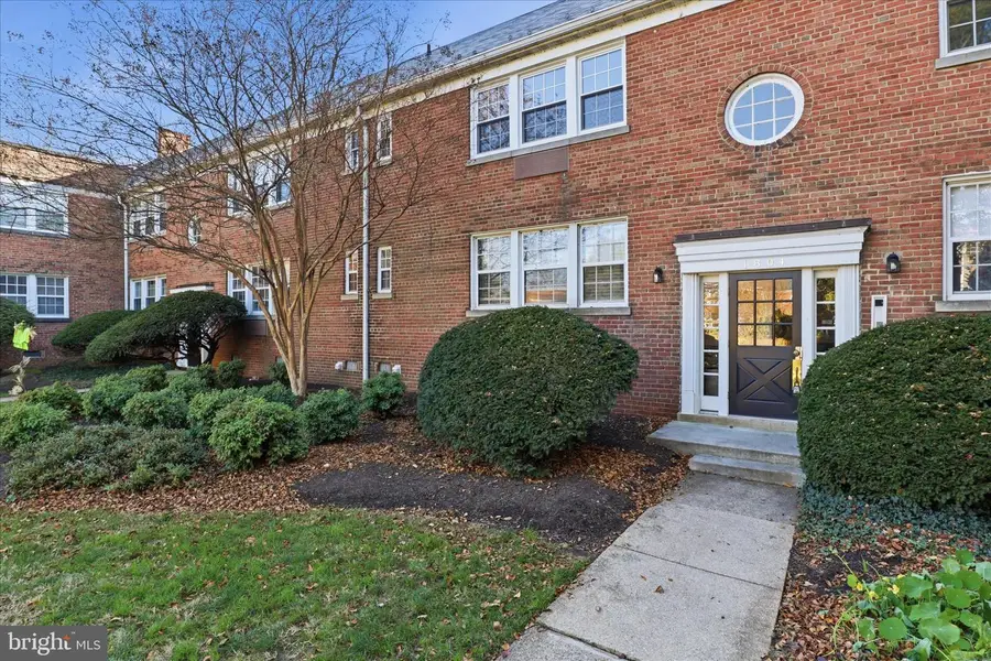 1804 W Abingdon Dr #201, Alexandria, VA 22314 - Image #3