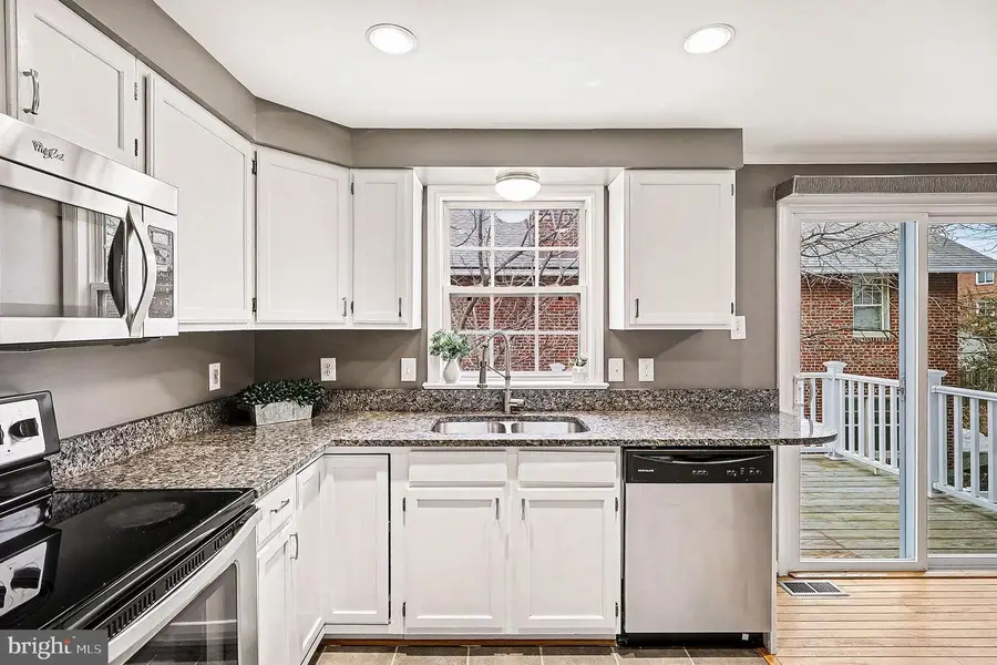 122 E Glebe Rd, Alexandria, VA 22305 - Image #2