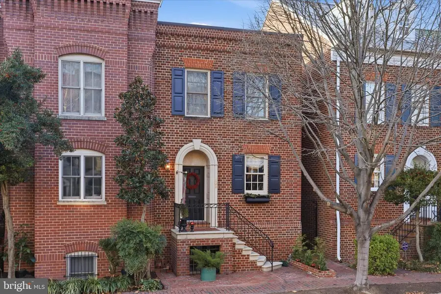 408 N Pitt St, Alexandria, VA 22314 - Image #2
