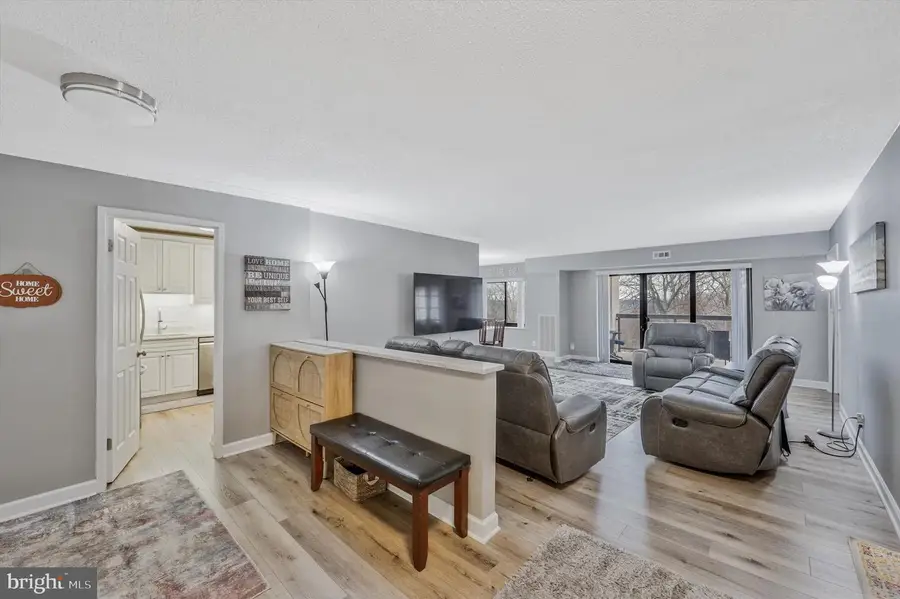 309 Yoakum Pkwy #807, Alexandria, VA 22304 - Image #2