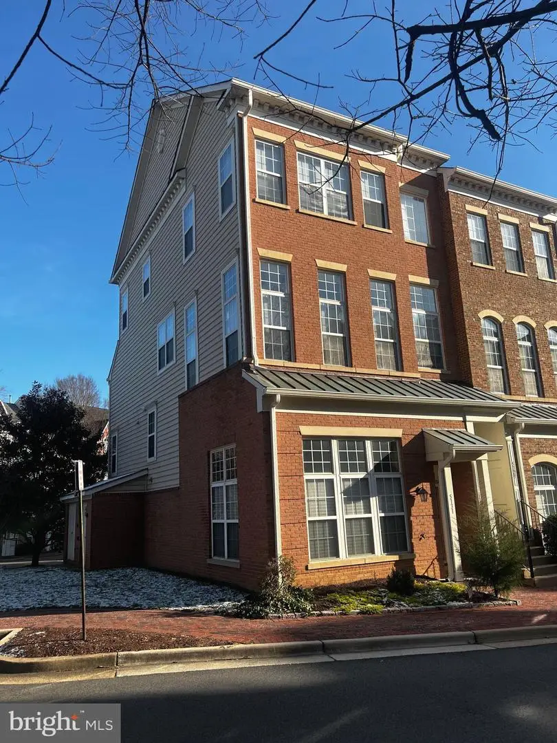 5129 Donovan Dr, Alexandria, VA 22304 - Image #2