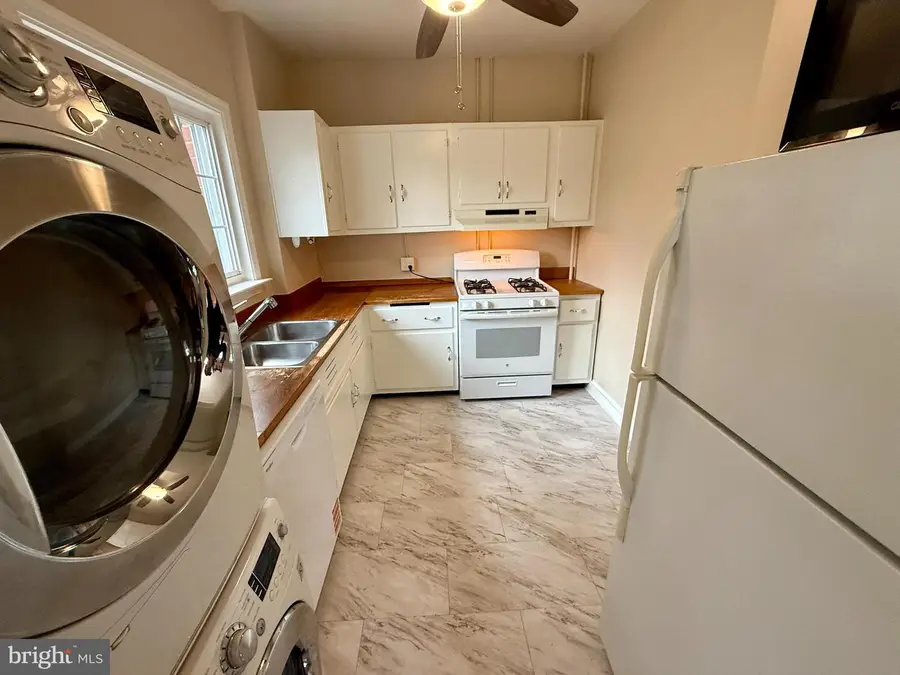 3516 Martha Custis Dr, Alexandria, VA 22302 - Image #2