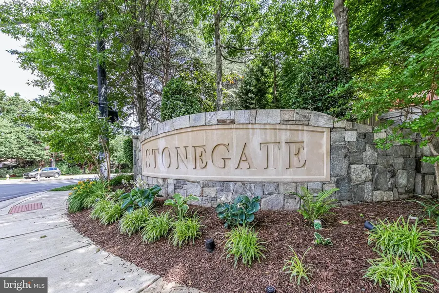 2422 N Hampton Dr, Alexandria, VA 22311 - Image #3