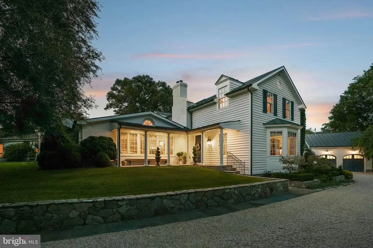 320 1/2 Mansion Dr, Alexandria, VA 22302 - Image #1