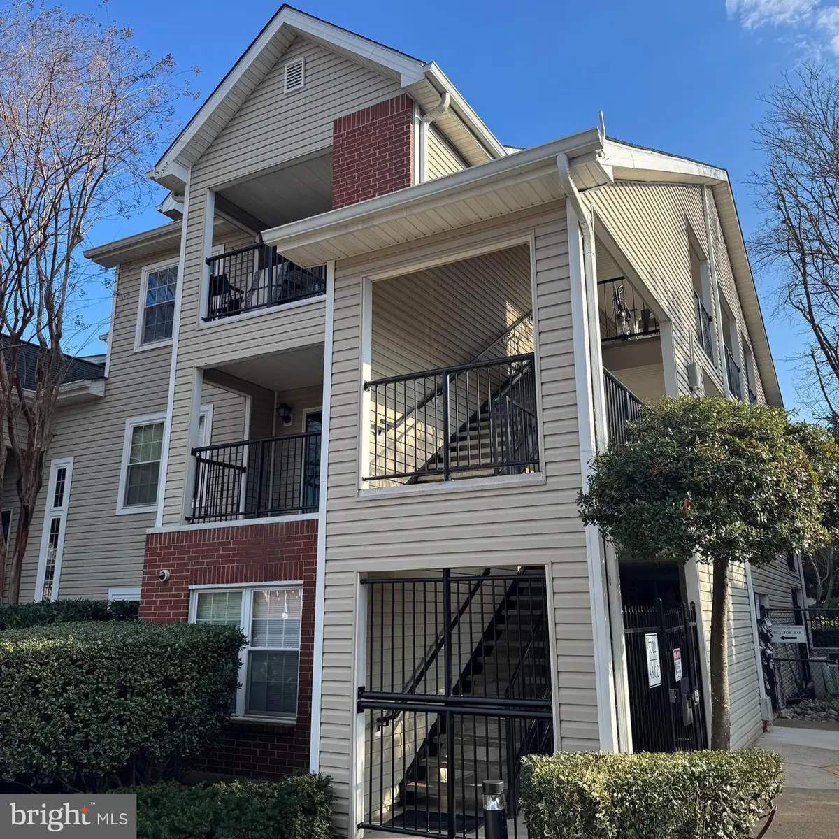 3302 Wyndham Cir #b, Alexandria, VA 22302 - Image #1
