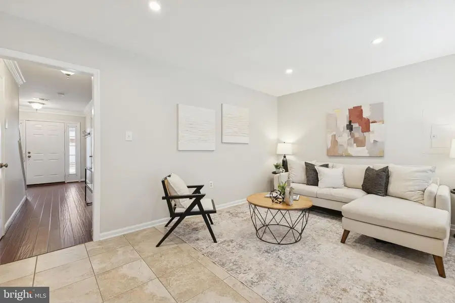 5422 Wycklow Ct, Alexandria, VA 22304 - Image #2