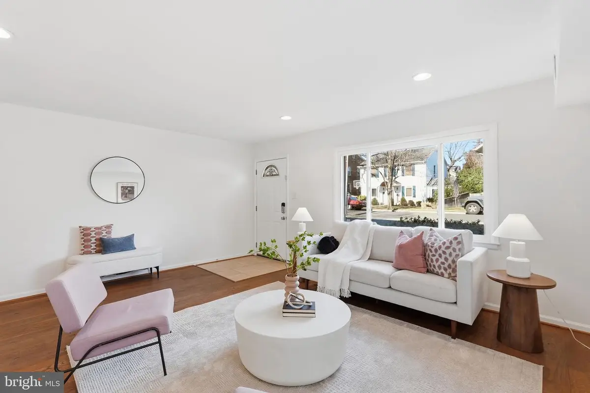 27 E Howell Ave, Alexandria, VA 22301 - Image #1