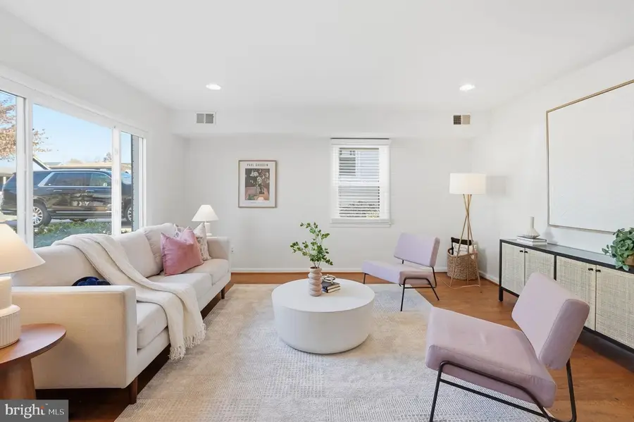 27 E Howell Ave, Alexandria, VA 22301 - Image #2