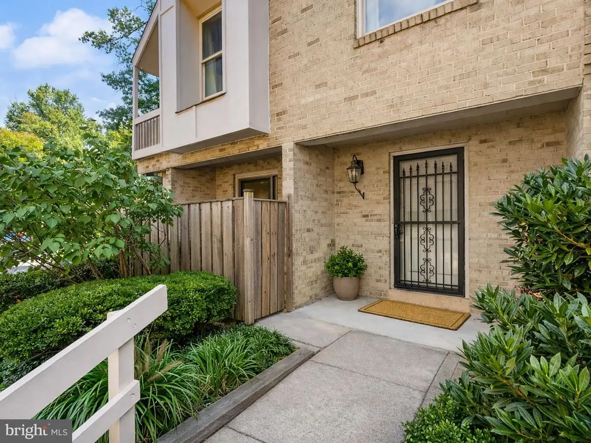 1641 Kenwood Ave, Alexandria, VA 22302 - #1