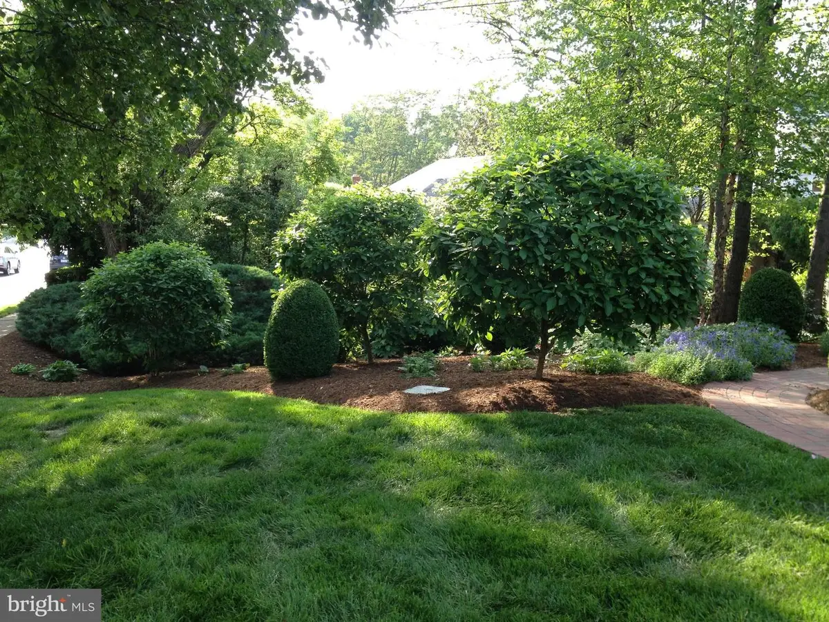 607 Janneys Ln, Alexandria, VA 22302 - #1