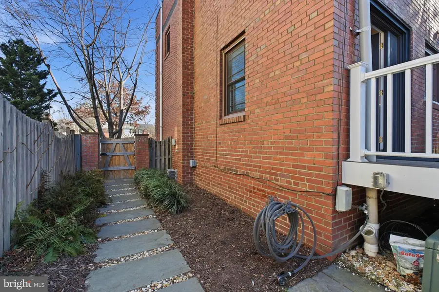 1120 Powhatan St, Alexandria, VA 22314 - Image #3