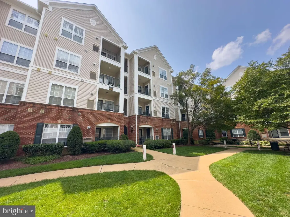 4852 Eisenhower Ave #337, Alexandria, VA 22304 - #1