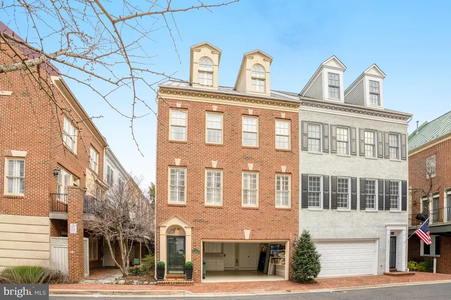 17 Alexander St, Alexandria, VA 22314 - Image #2