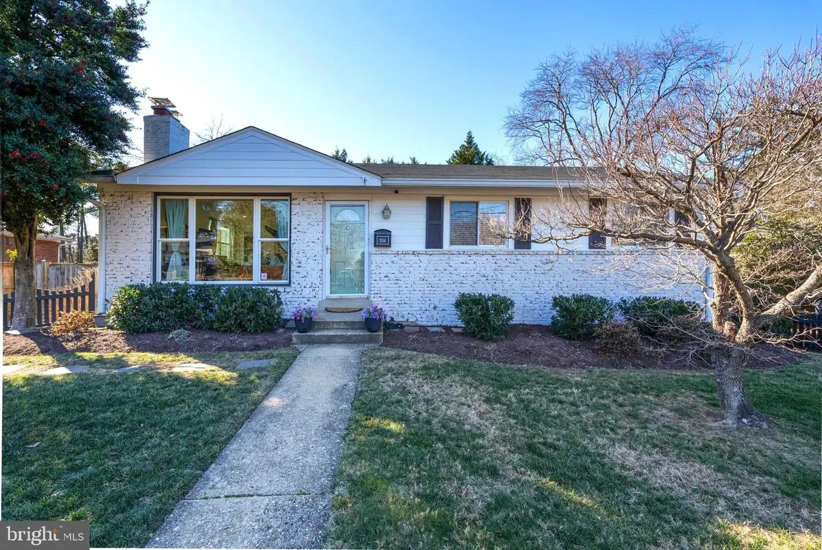 2114 N Earley St, Alexandria, VA 22302 - Image #1