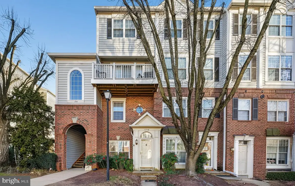 1716 Kingsgate Ct, Alexandria, VA 22302 - Image #1