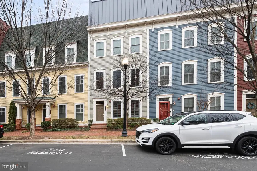 1417 Van Valkenburgh Ln, Alexandria, VA 22301 - #2