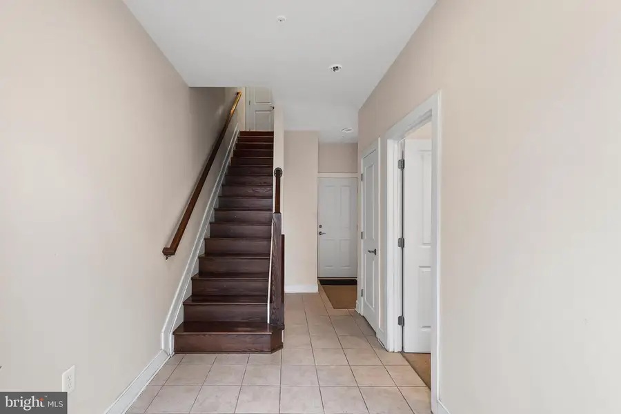 1417 Van Valkenburgh Ln, Alexandria, VA 22301 - #3