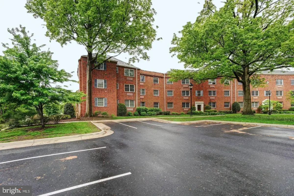1718 W Abingdon Dr #301, Alexandria, VA 22314 - Image #1