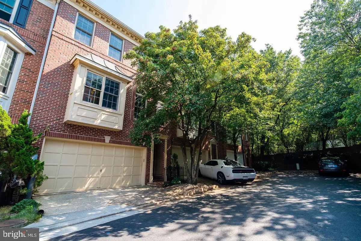 2505 Gadsby Pl, Alexandria, VA 22311 - Image #1