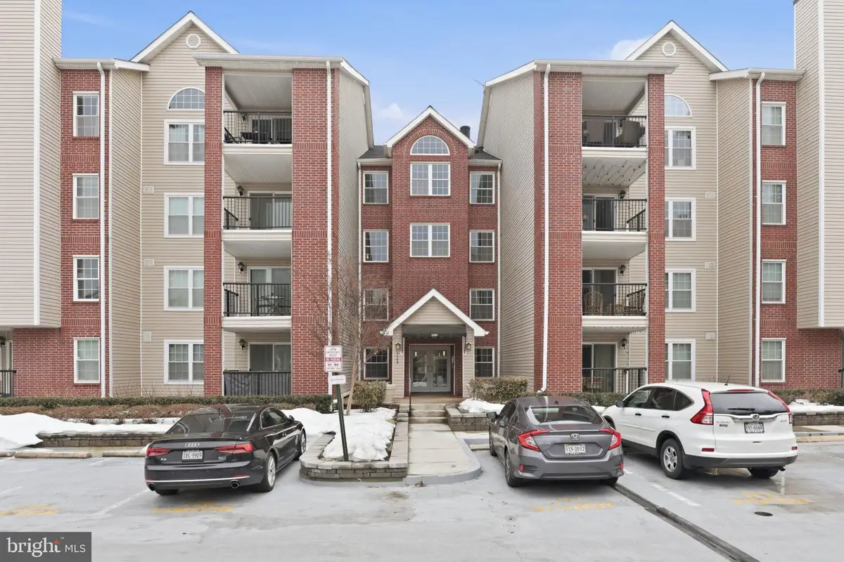 3309 Wyndham Cir #1172, Alexandria, VA 22302 - #1